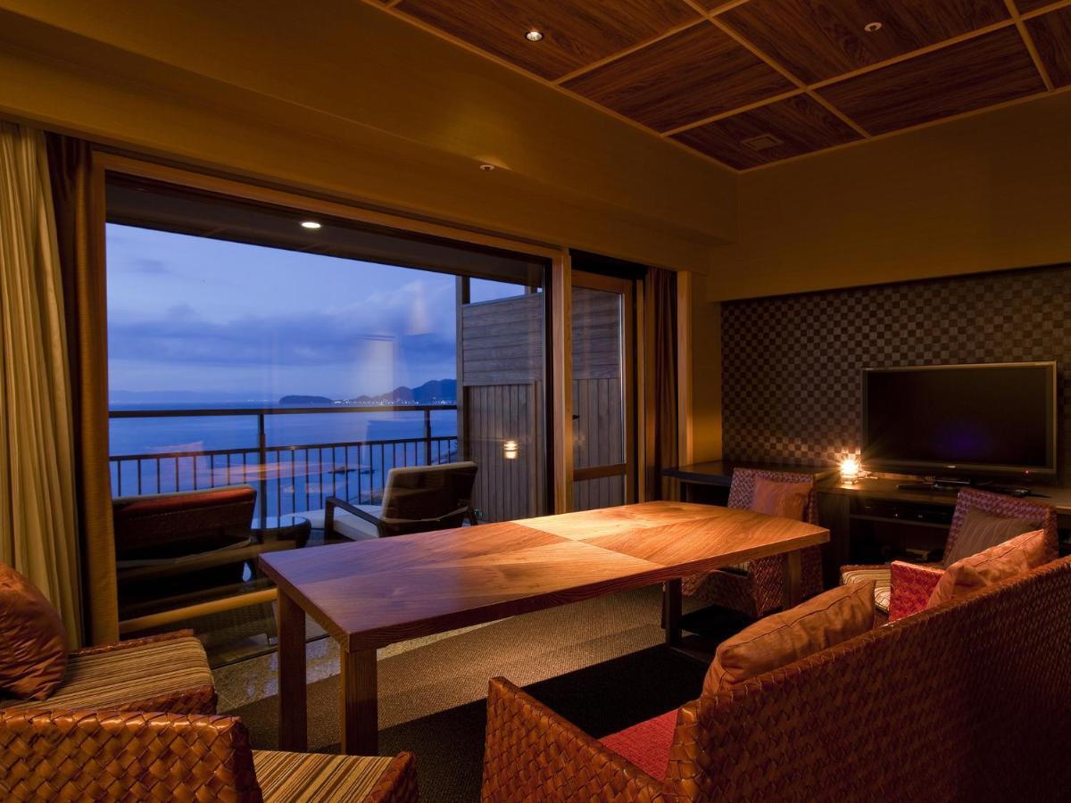 Hotel New Awaji Sumoto Buitenkant foto